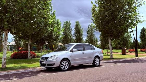VOLKSWAGEN POLO SEDAN 1.6 8V GASOLINA 4P MANUAL